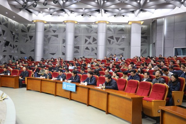 市委党校党史党建教研室吴玲同志来校作