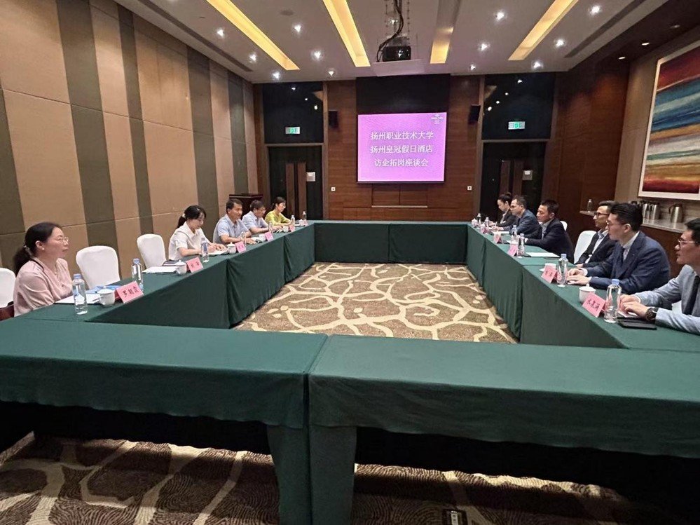 校万象城棋牌官网官方渠道委员