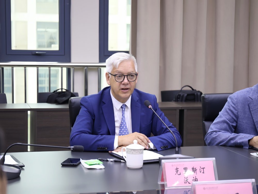 访问团先后参观了万象城手机版下载新手